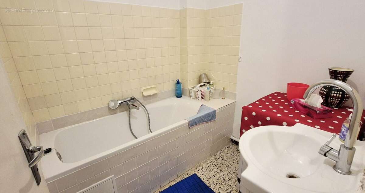 Appartement à MARSEILLE-3E