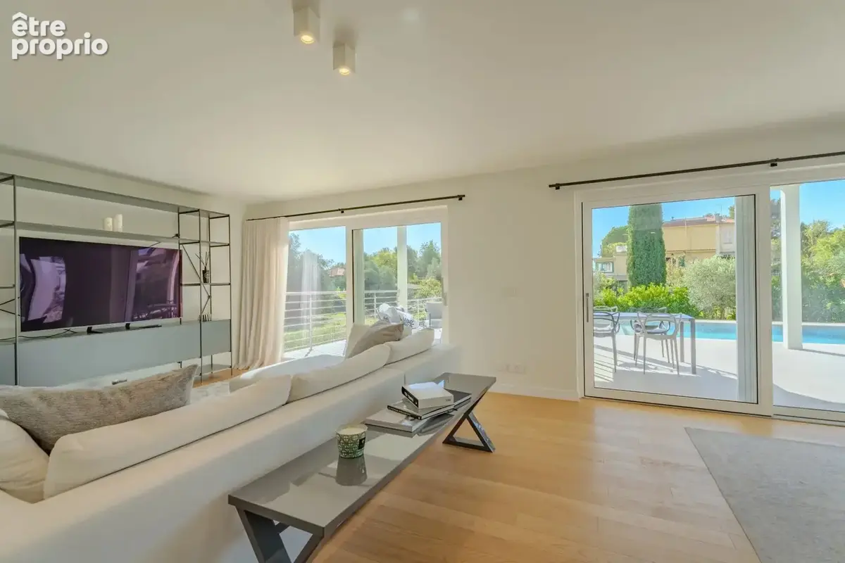 Villa contemporaine rénovée, terrain plat et piscine - photo 5