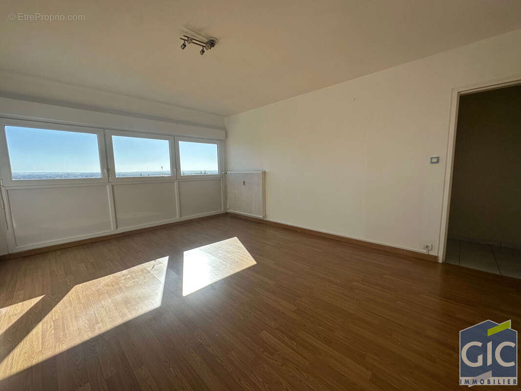 Appartement à HEROUVILLE-SAINT-CLAIR