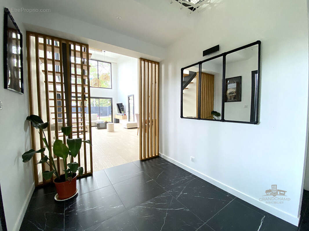 Maison à GRANDCHAMPS-DES-FONTAINES