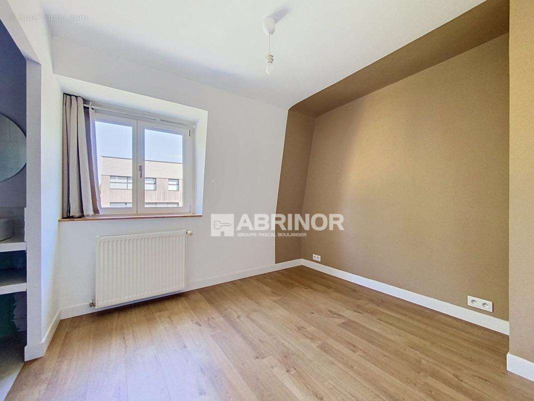 LINSELLES: Maison flamande de 130m2, 3 chambres, cave, jardin de 400m2 SUD et son garage de 61m2 - photo 7