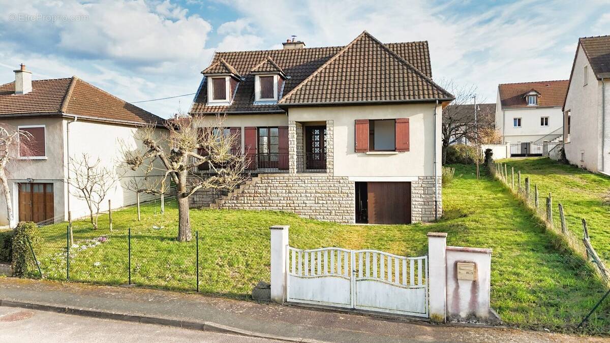 Maison à AUTUN