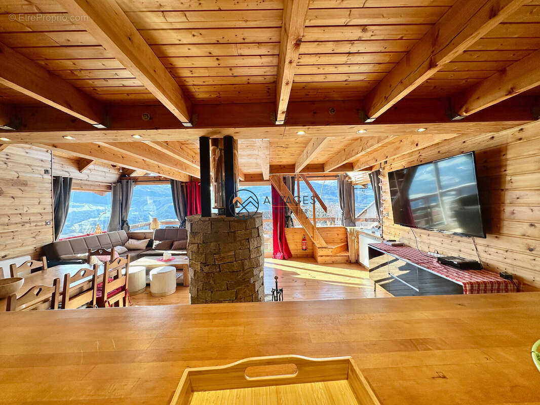 salon - Maison à EMBRUN