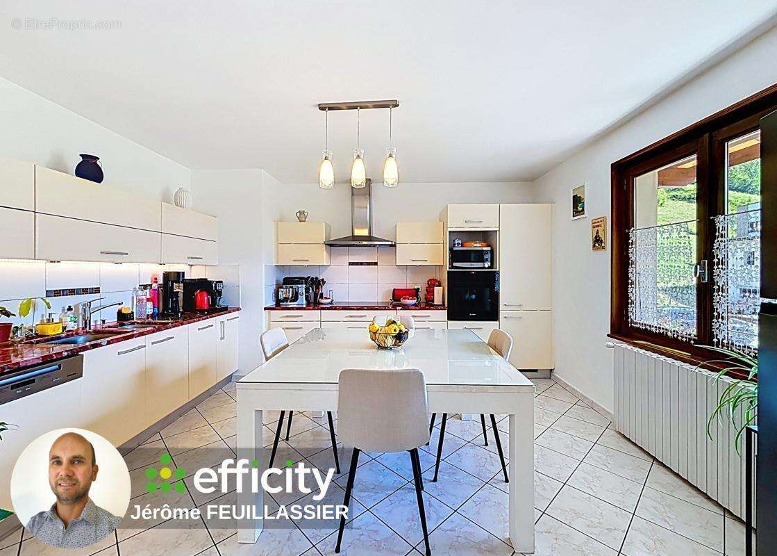 Appartement à CLUSES