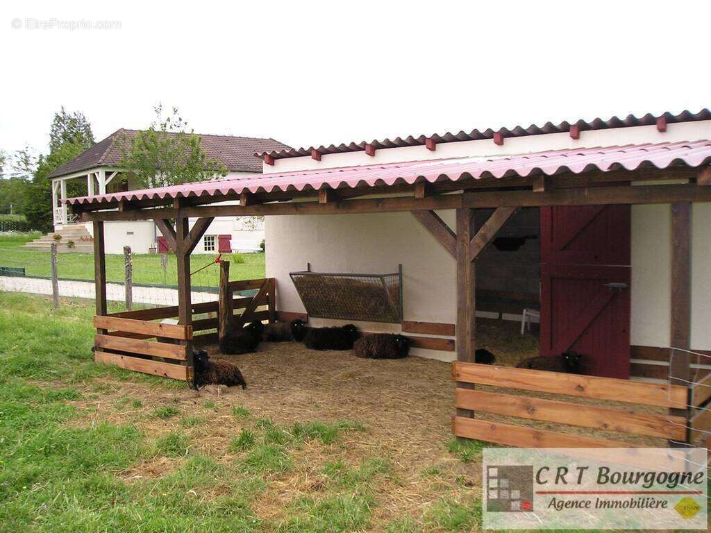 Maison à MOULINS-SUR-OUANNE