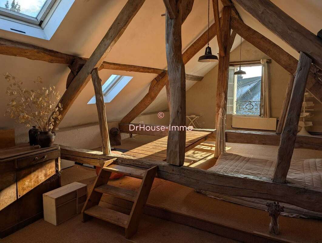 Maison à COURTEMPIERRE