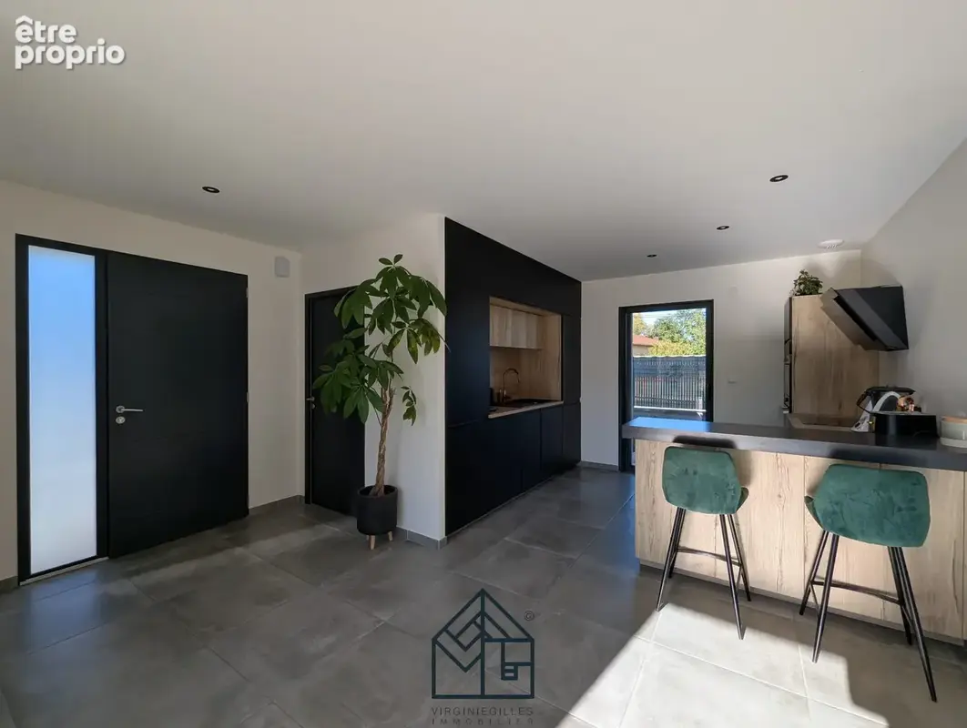 Maison contemporaine récente, performante et parfaitement équipée, à découvrir à Ouches. - photo 7