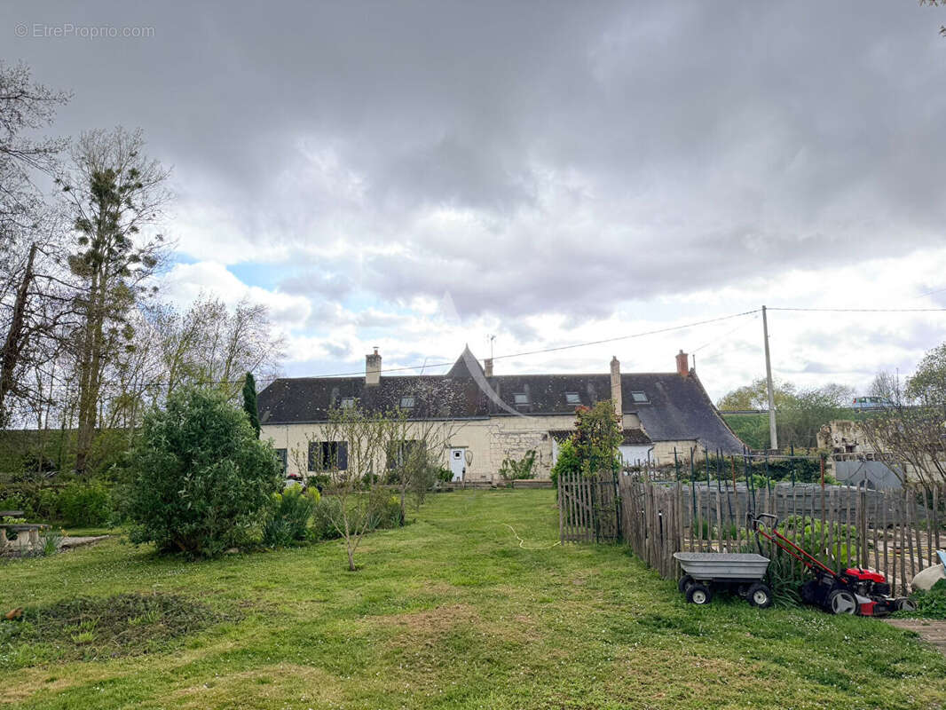 Maison à VARENNES-SUR-LOIRE
