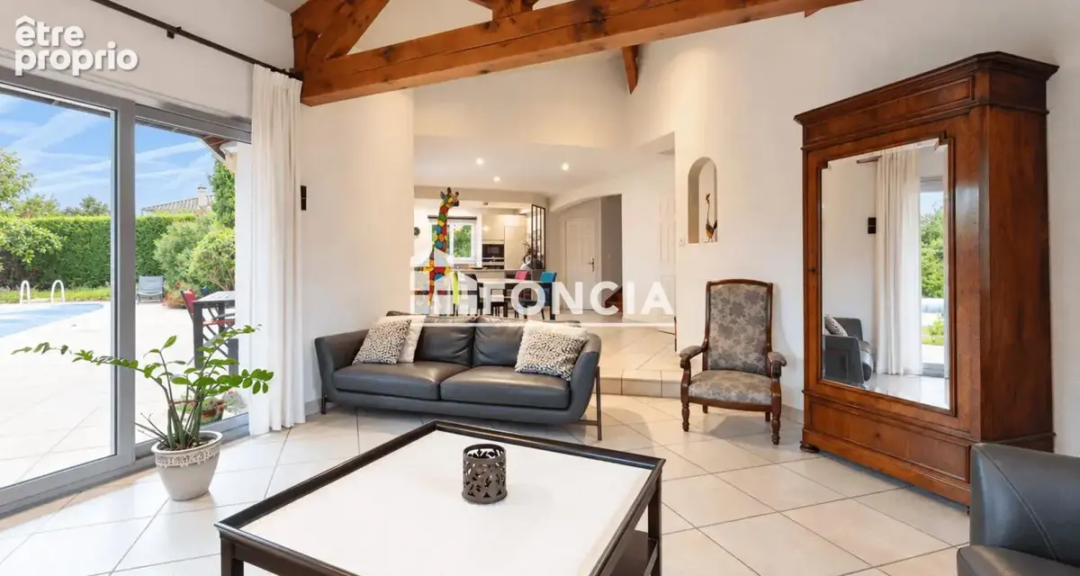 PARCIEUX -Maison T5 de 136 m² avec piscine et terrain clos de 800 m² - photo 6