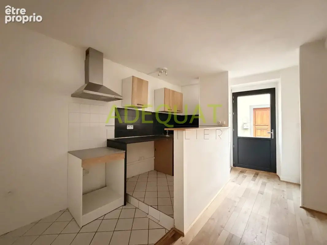 BOURGOIN JALLIEU CENTRE, maison de ville 3 chambres + stationnements... - photo 3