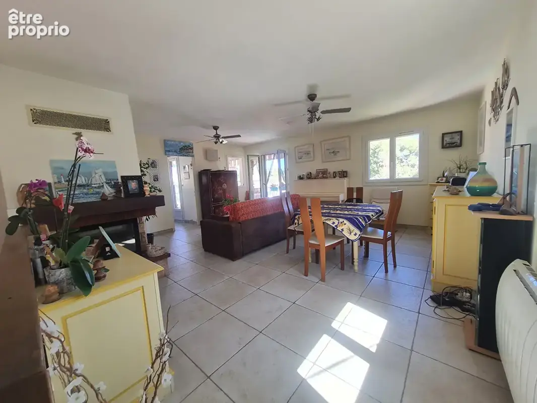 * Vue Mer  imprenable* Maison 5 Pièces avec 3 Chambres * Terrasse et Piscine * Garage * (83430) SAINT MANDRIER SUR MER - photo 8