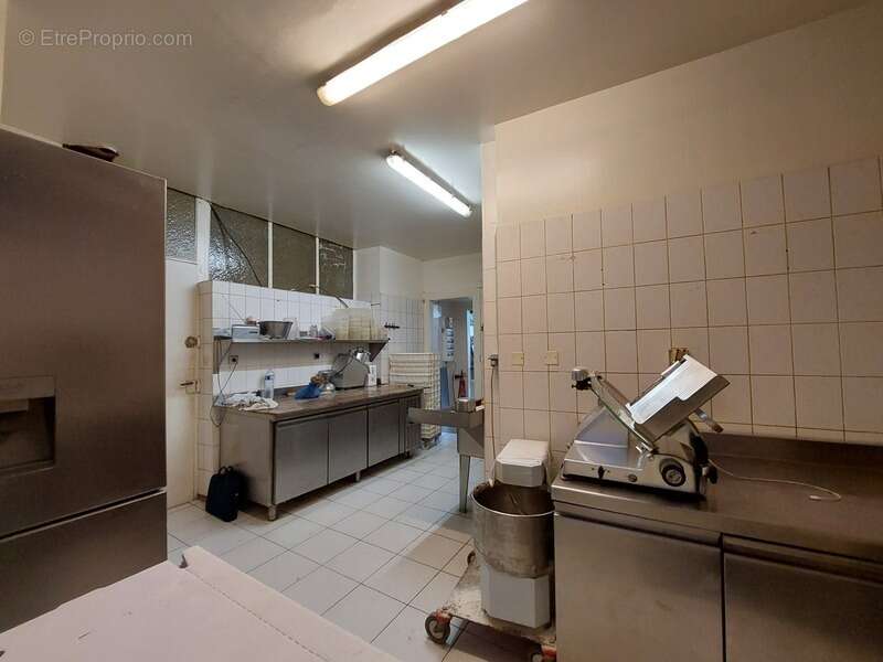 Commerce à AIX-LES-BAINS