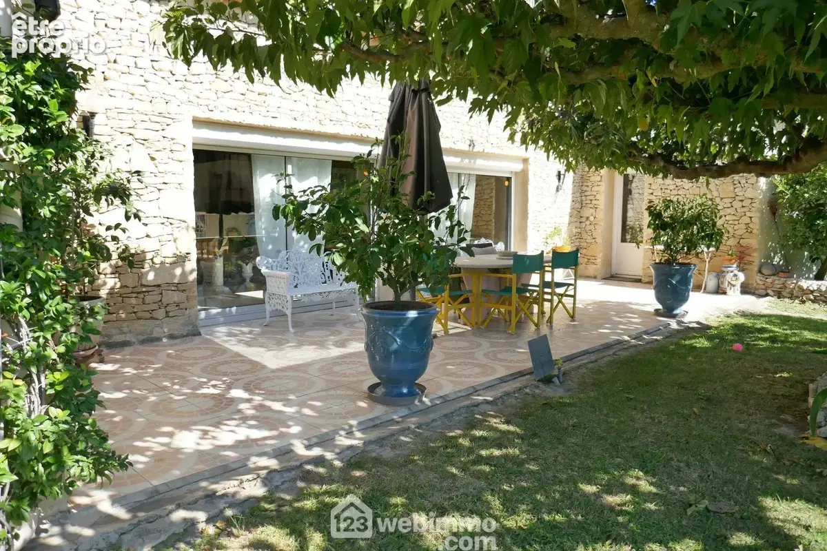 La terrasse ombragée au sud