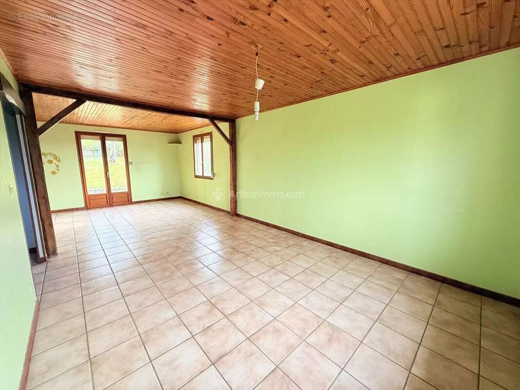 Maison à SOULAUCOURT-SUR-MOUZON