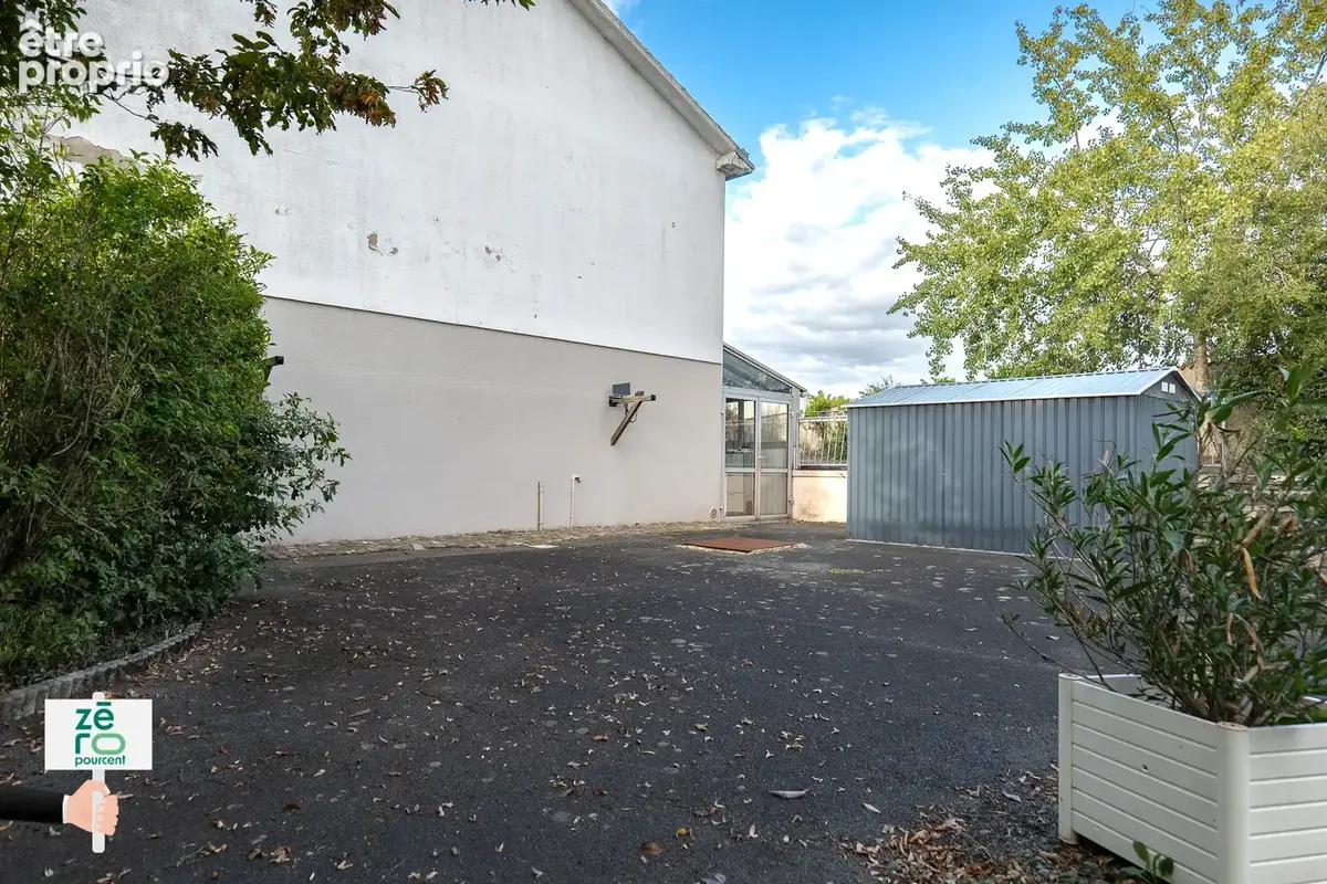 Maison familiale avec piscine, beaux volumes et terrain arboré à La Châtaigneraie - photo 25