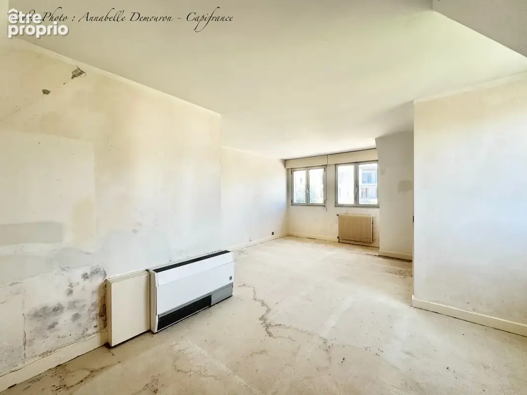 ROYAT - Grande maison familiale à rénover avec vue panoramique, terrain rare, piscine - photo 42