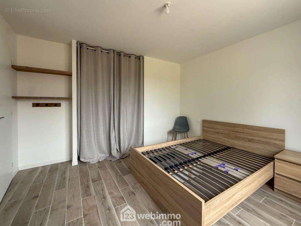 Un espace nuit au RDC propose 2 chambres, - Maison à POUZAUGES