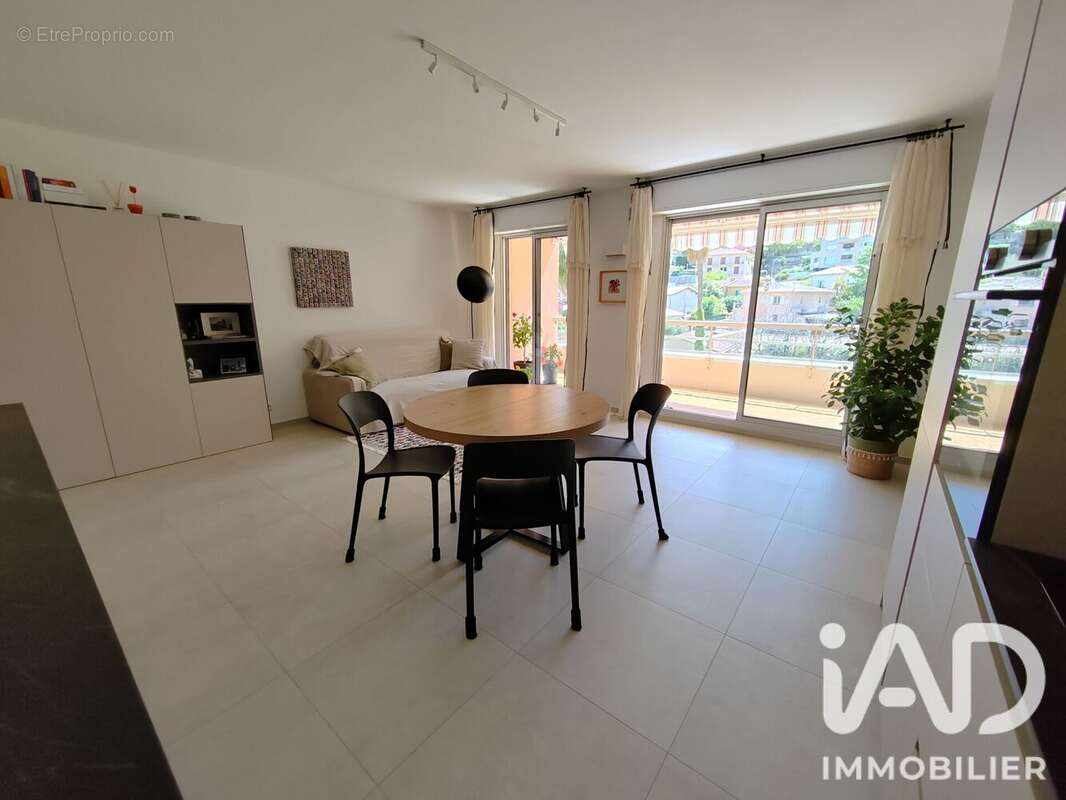 Appartement 80 m² à Menton  - photo 2