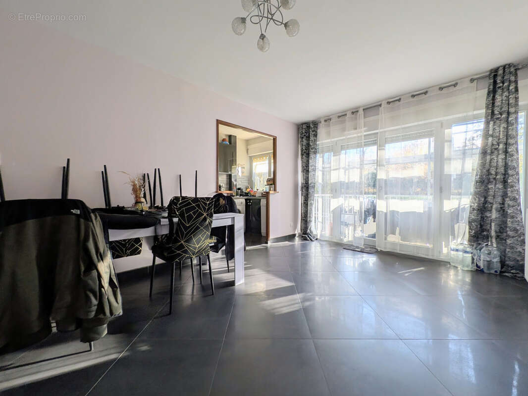 Appartement à JARVILLE-LA-MALGRANGE