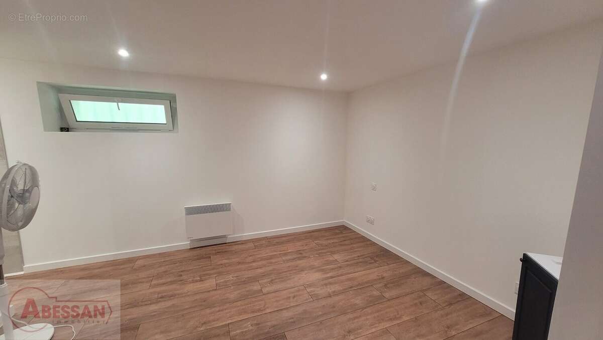 Appartement à ESPINASSES