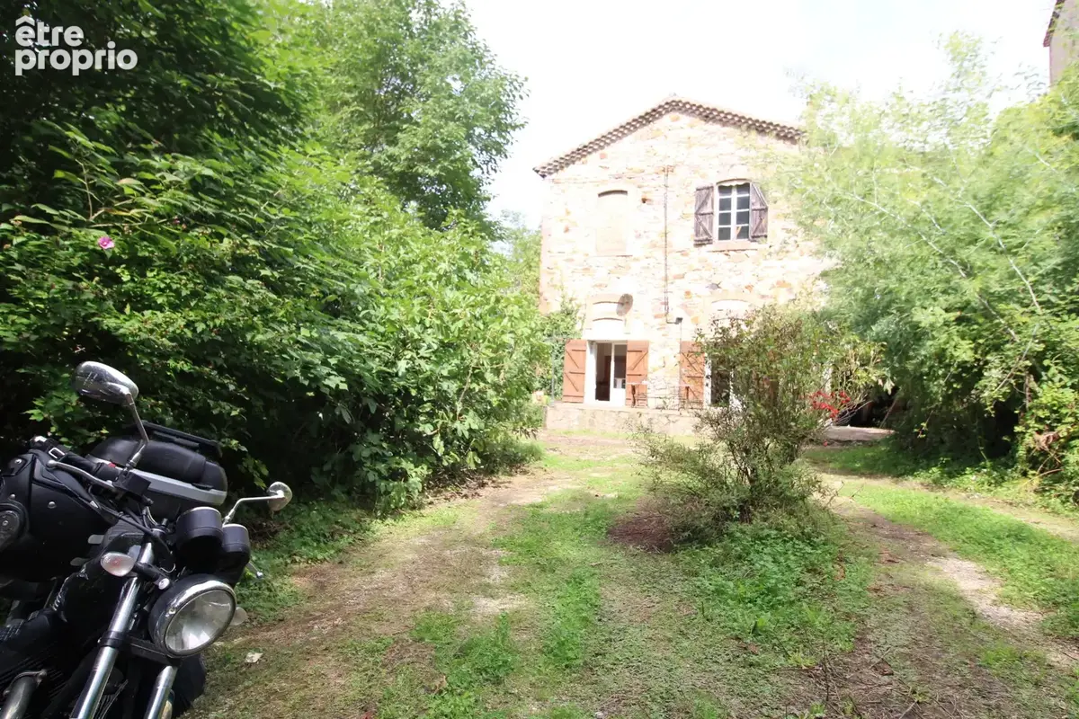 Maison de caractere d'un volume 333 m2  + dependance 86 m2. - photo 13