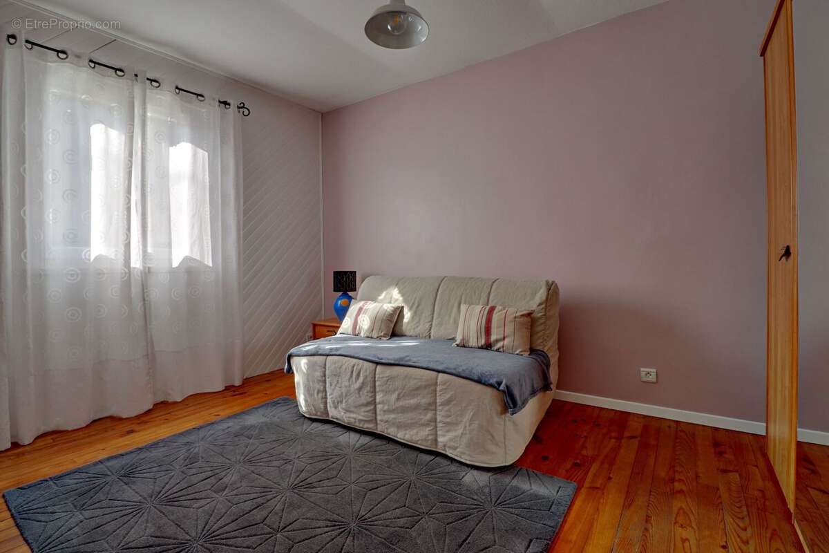 Maison à JOUY-LE-MOUTIER