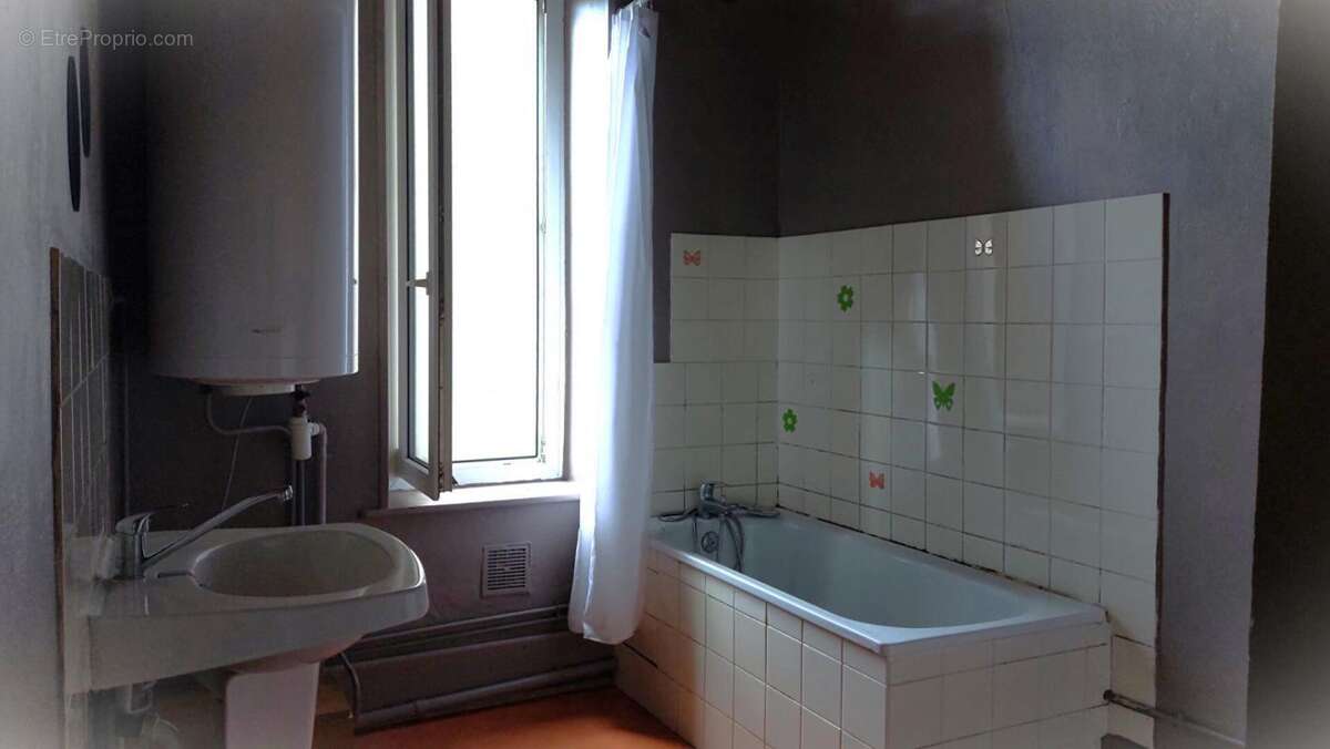 Maison à SAINT-LOUP-SUR-SEMOUSE