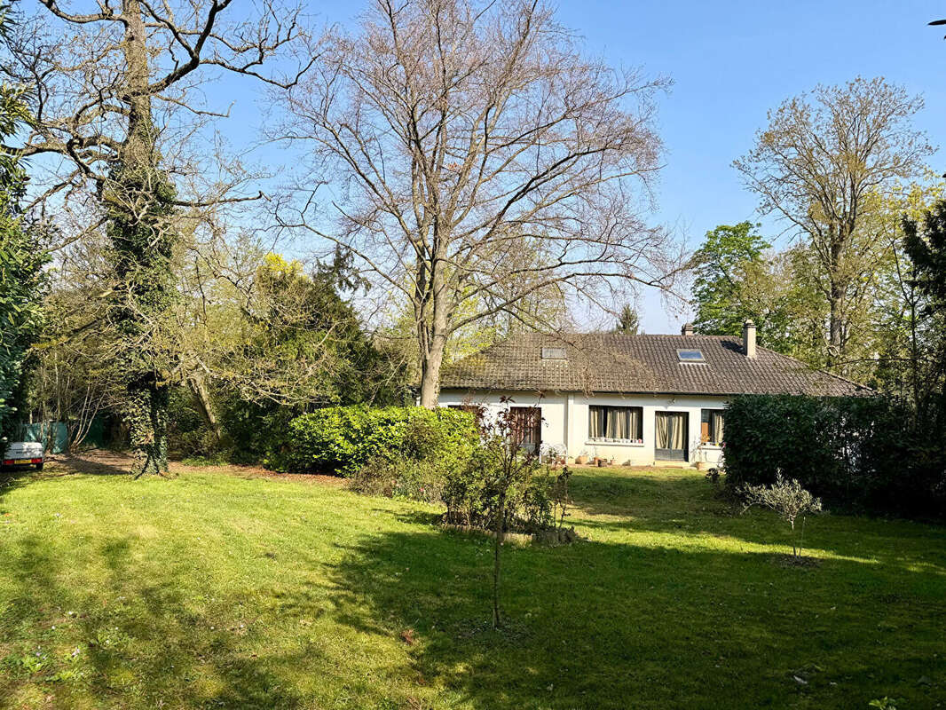 Maison à VILLE-D'AVRAY