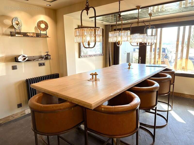 Commerce à HAUTELUCE