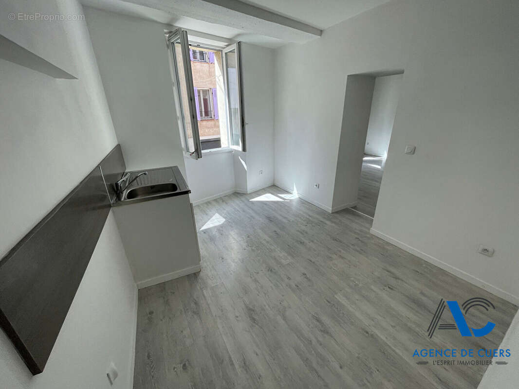 Appartement à CUERS