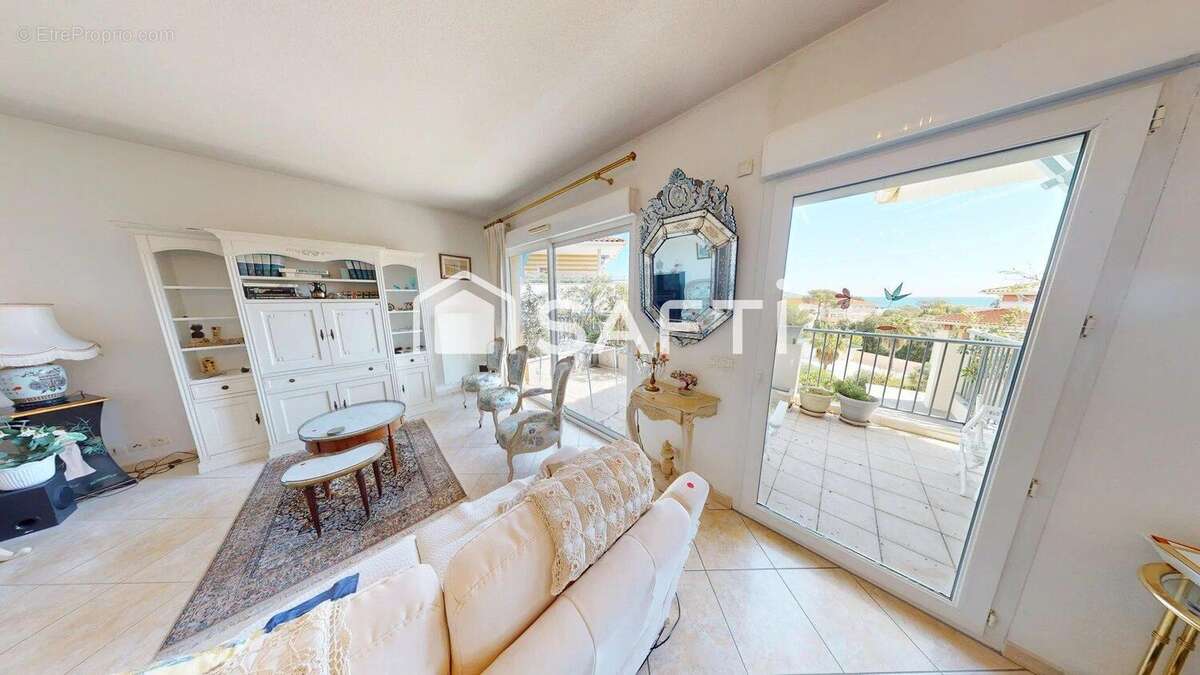 Photo 2 - Appartement à FREJUS