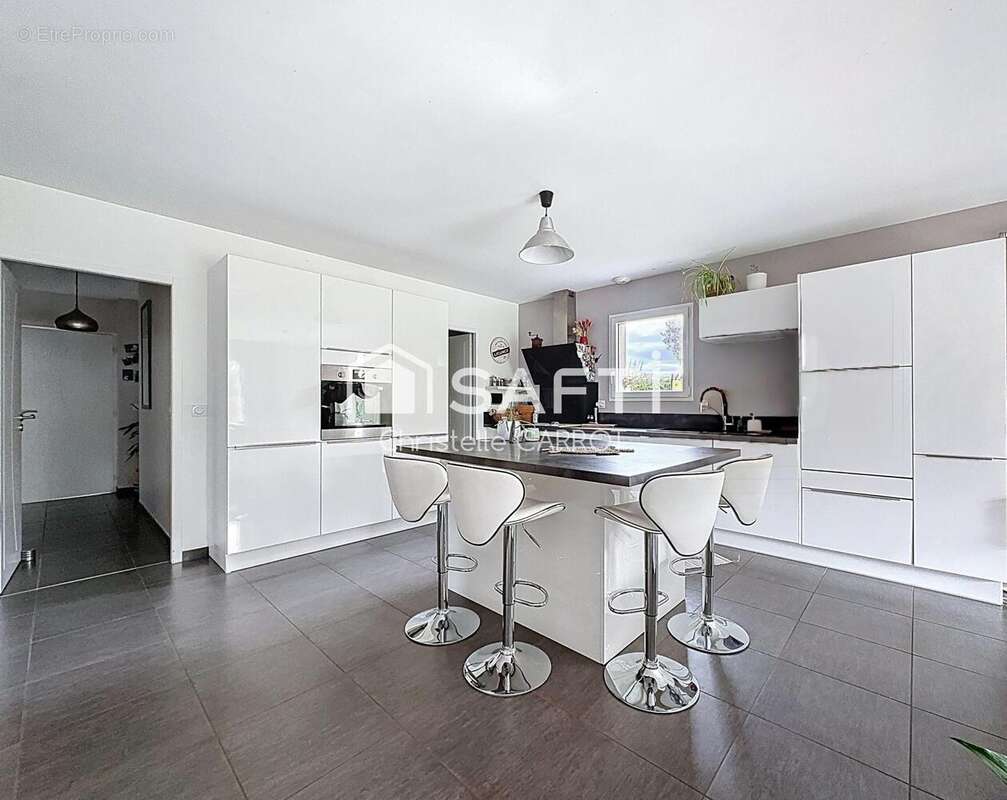 Photo 3 - Maison à IZON