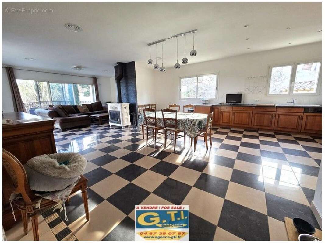 Maison 213 m² à Creissan  - photo 5