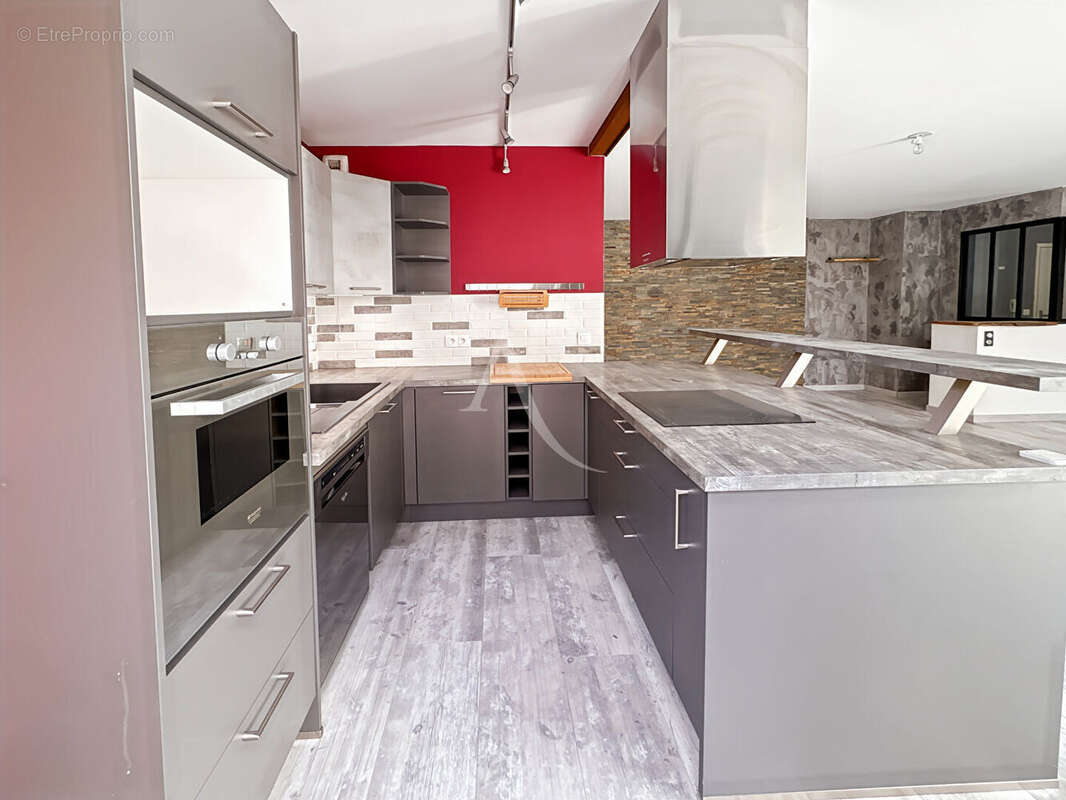 Appartement à JOUY-LE-MOUTIER