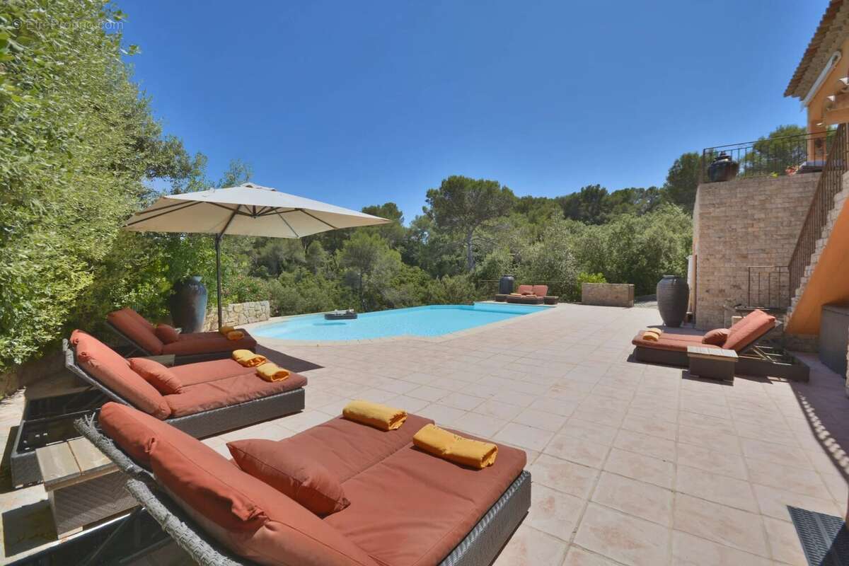 Maison 300 m² à Biot  - photo 10