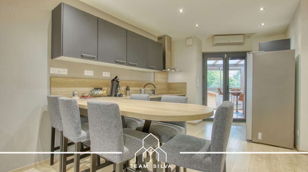 Maison à SEREZIN-DU-RHONE