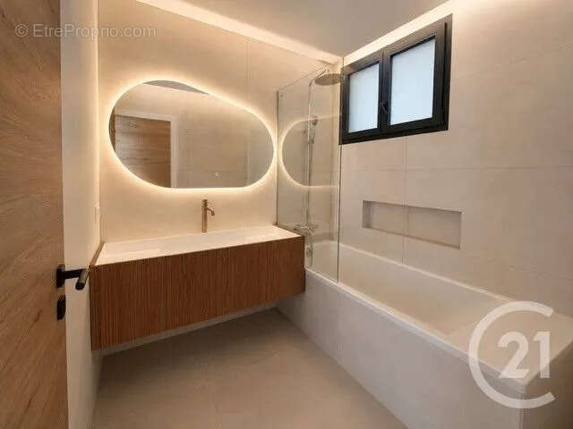 Appartement à ROQUEBRUNE-CAP-MARTIN