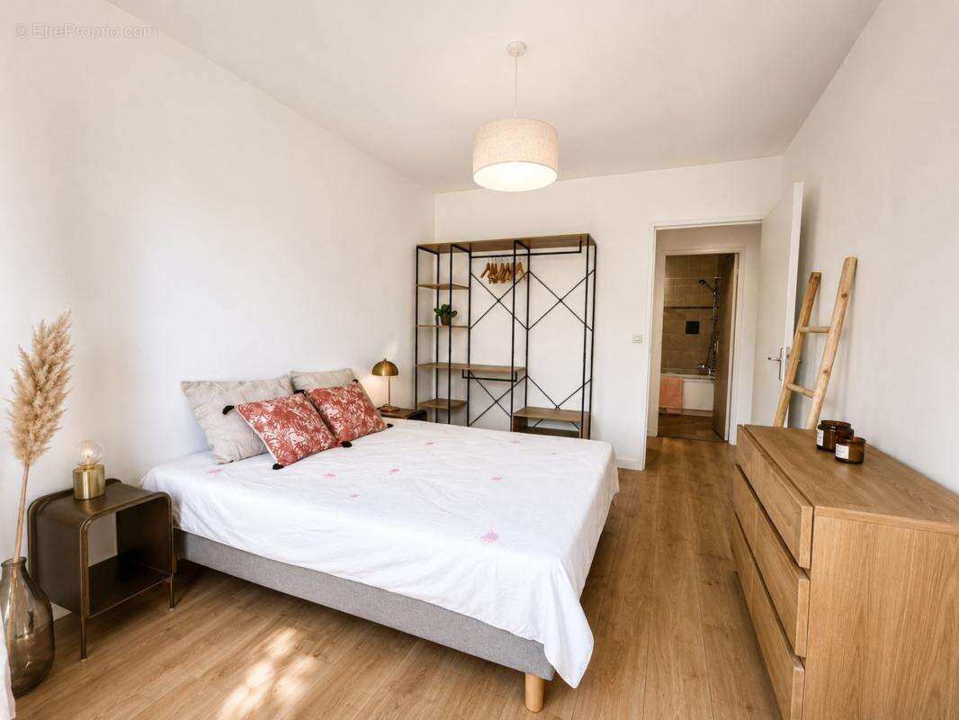 Appartement 3 pièces 75 m² - 2 Chambres - Cave - Parking - Tram Ligne 5 - Parc Montcalm - photo 8
