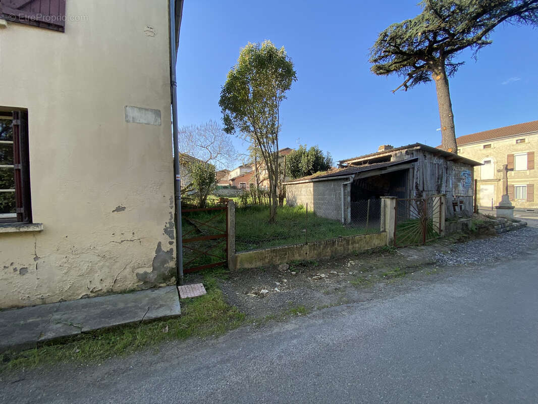 Maison à VIC-FEZENSAC