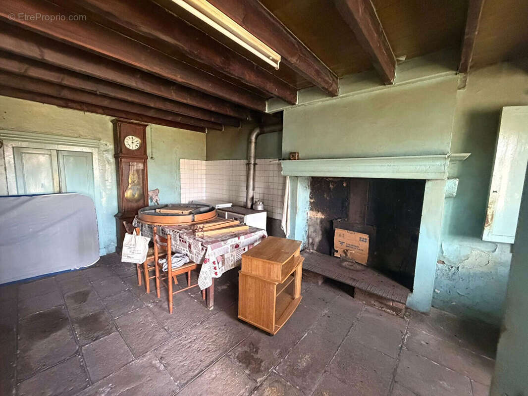 Maison à SAINT-AMAND-MAGNAZEIX