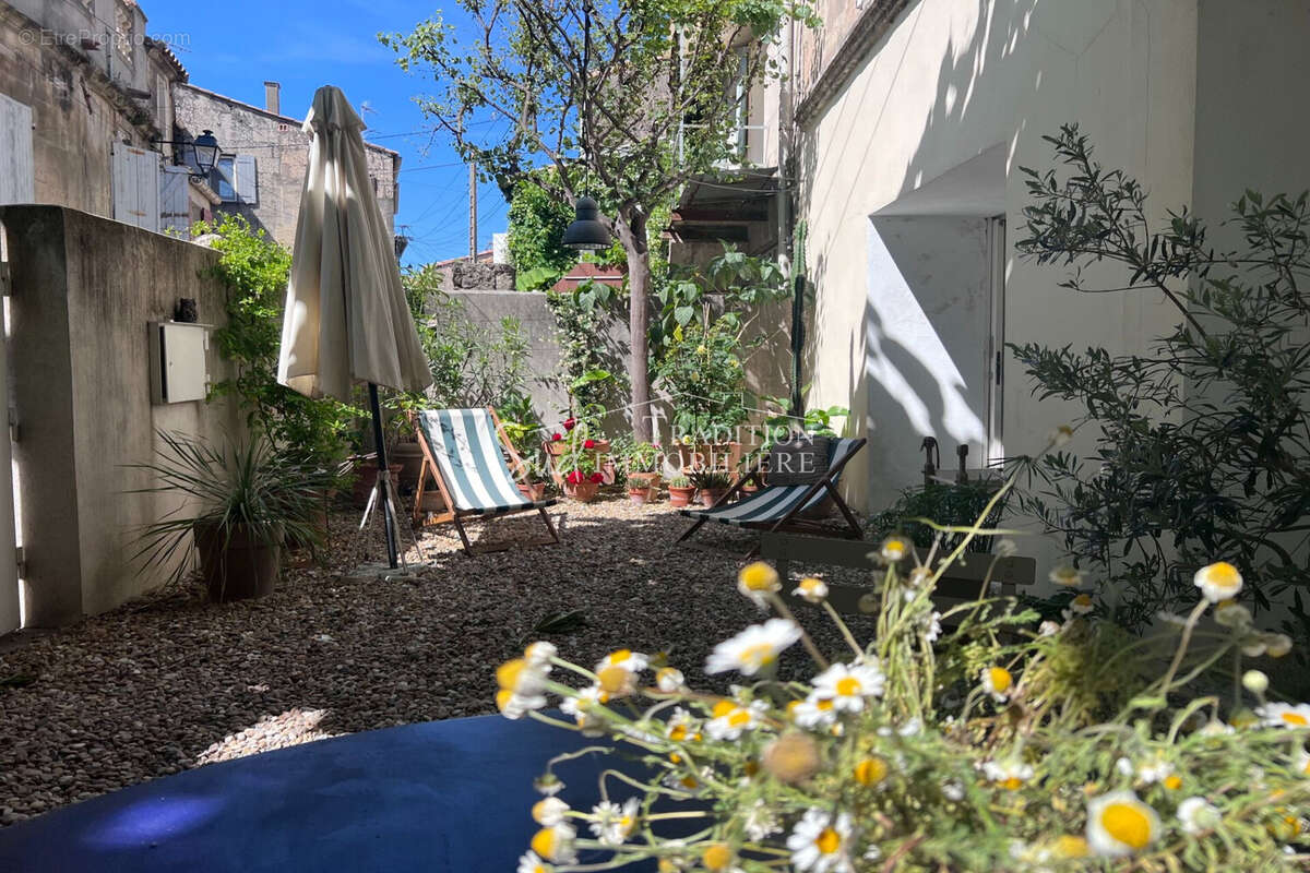 Maison à FONTVIEILLE