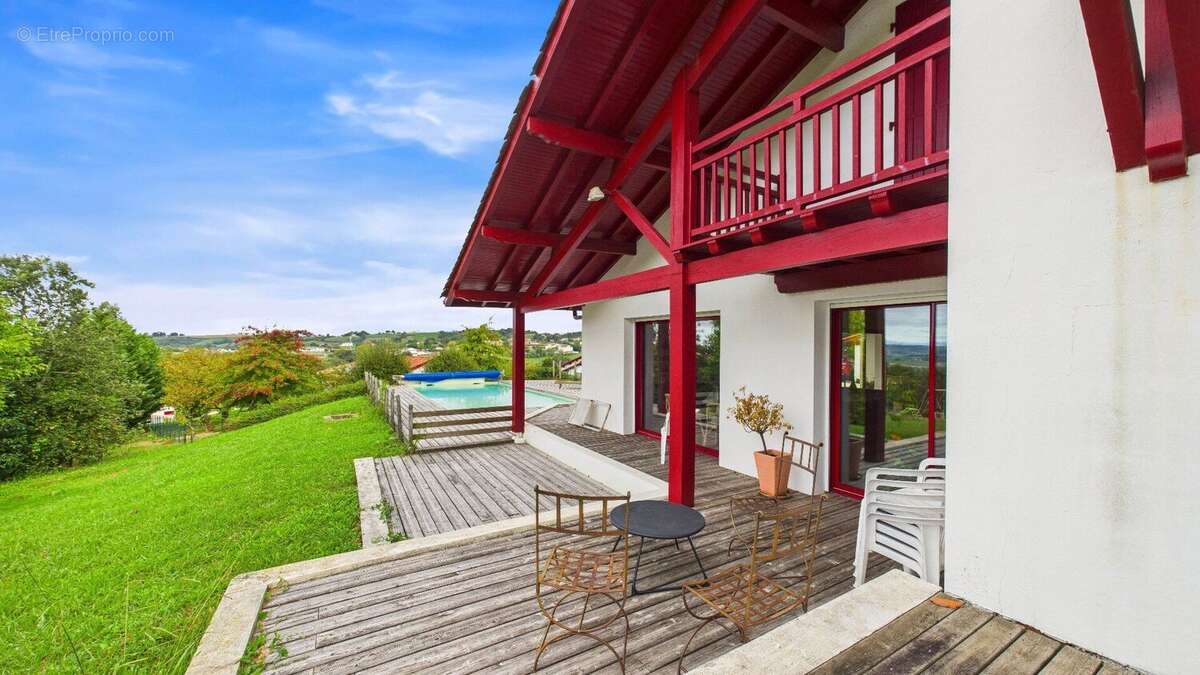 Maison 10 pièces 316 m² sur terrain de 4000 m² - photo 6