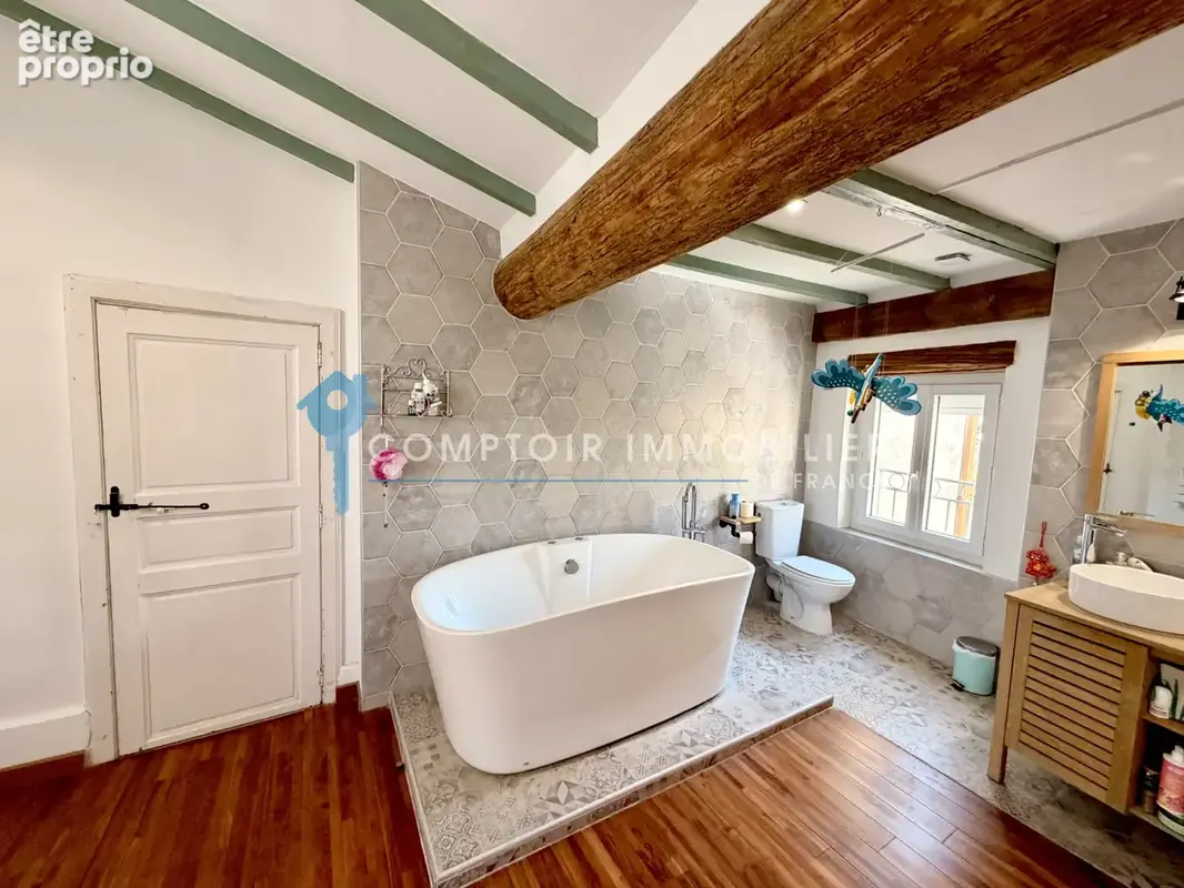 En Exclusivité Maison de village  d'environ 220 m2 hab entièrement rénové en 2021 sur 383 m2 de parcelle - photo 22
