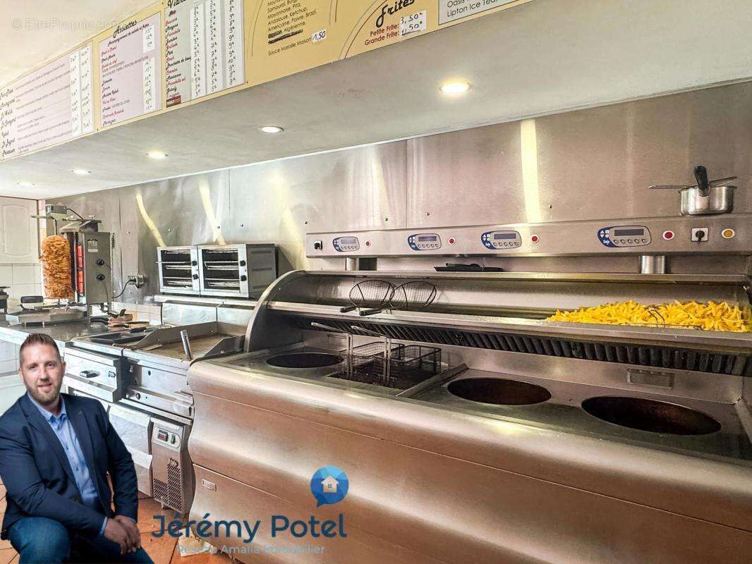 Opportunité rare ! Friterie clé en main avec logement en plein cœur d'Avesnes-les-Aubert - photo 3