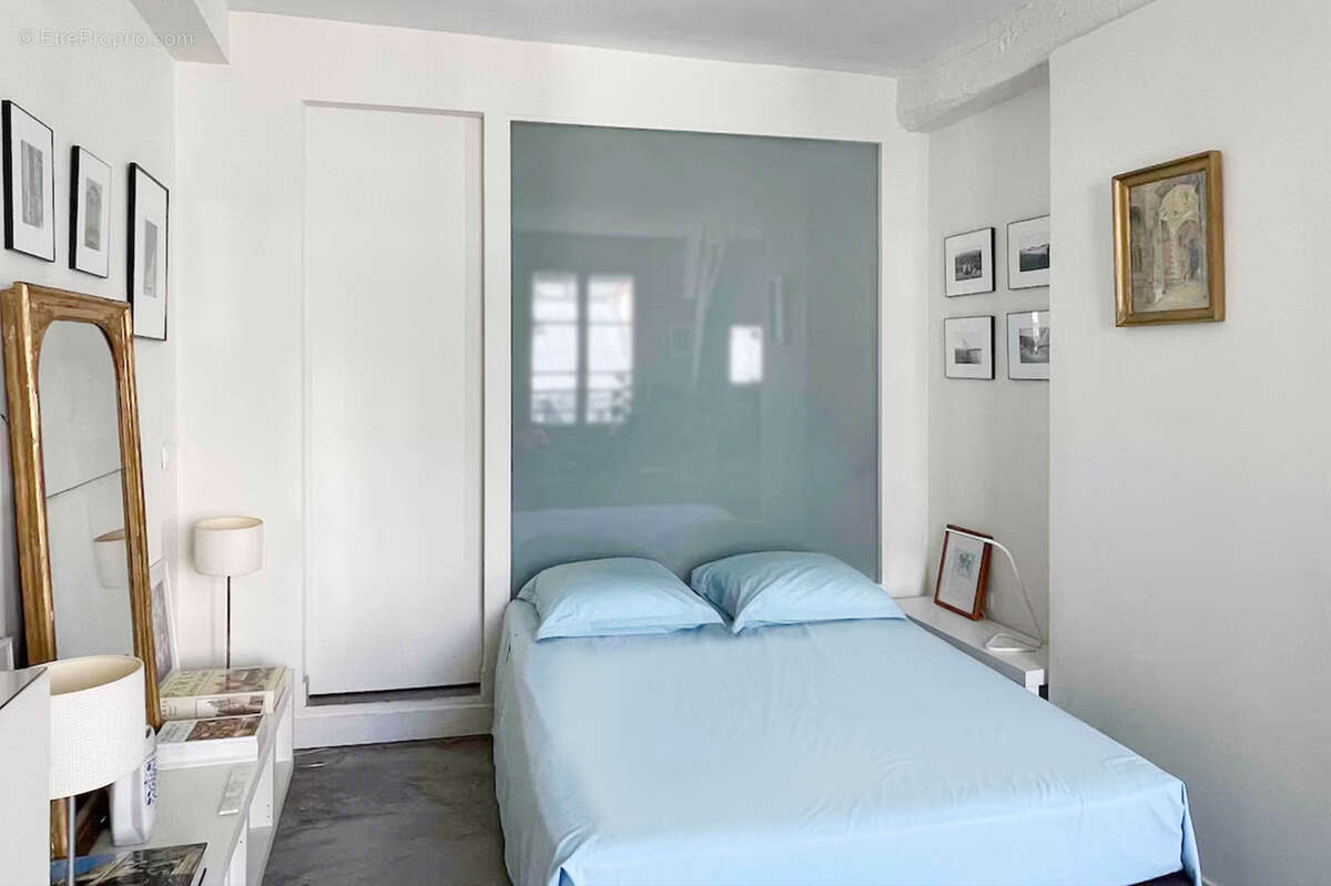 Appartement à PARIS-2E