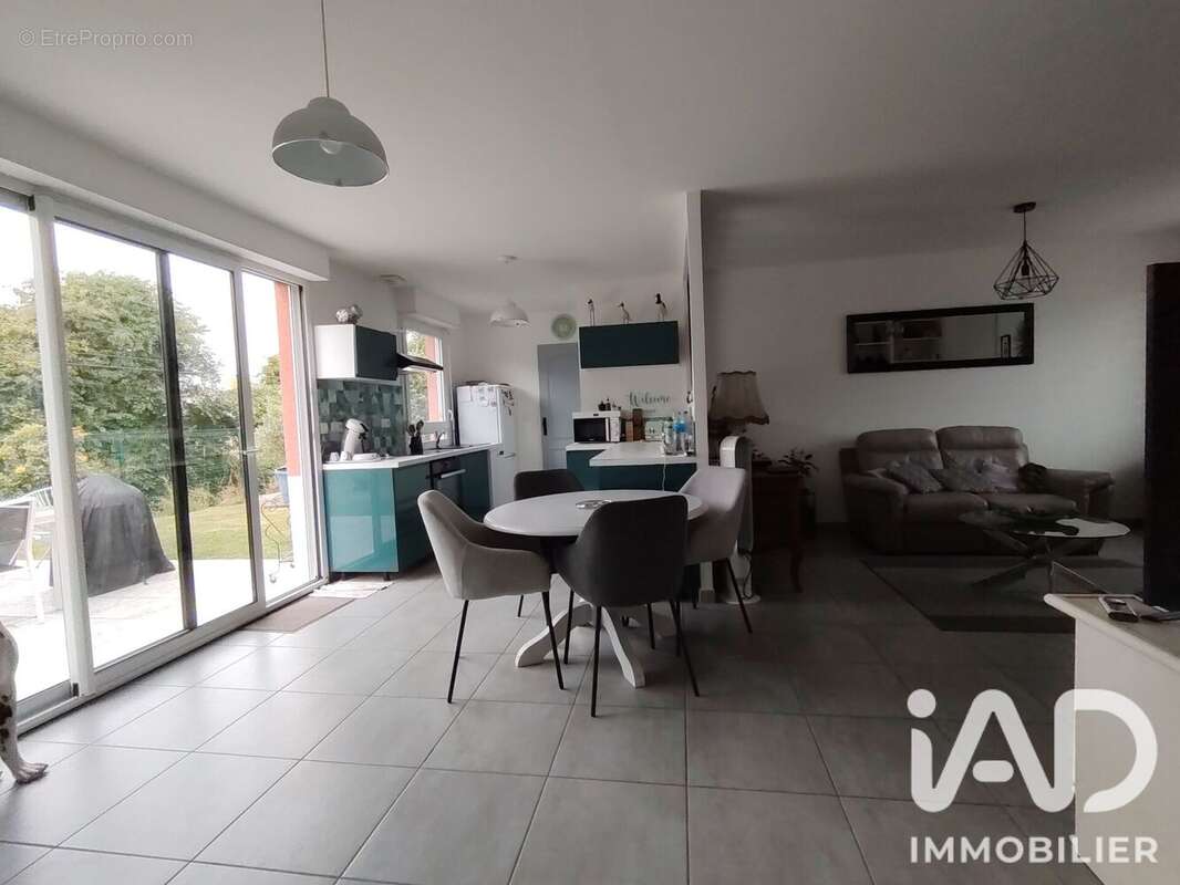 Maison 81 m² à Beuzeville  - photo 7