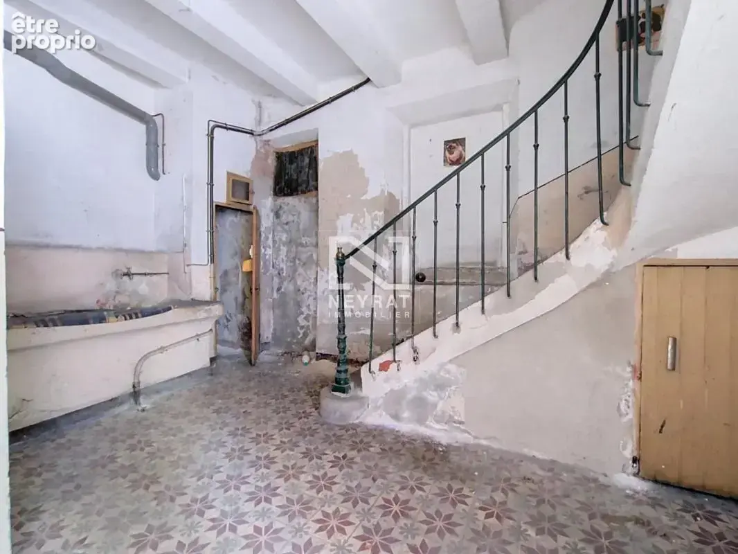 A vendre - draguignan maison a fort potentiel - deux garages - photo 3