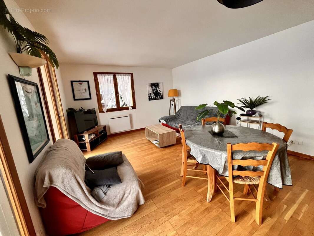 Maison à LES ANGLES