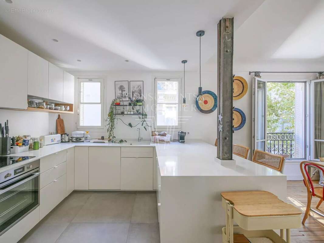 Appartement à PARIS-16E