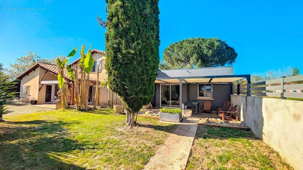 Photo 1 - Maison à SAINTE-COLOMBE-EN-BRUILHOIS